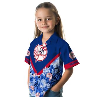 Men’s New York Yankees Tropical Chevron Shirt - Floral Navy Aloha Summer Outfit