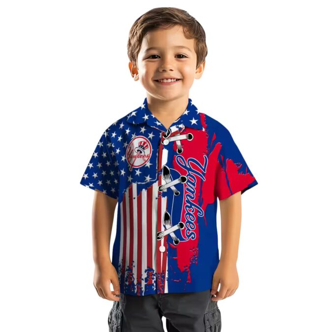 New York Yankees MLB Summer Shirt - Navy Hawaiian Button-Up with Flag Design